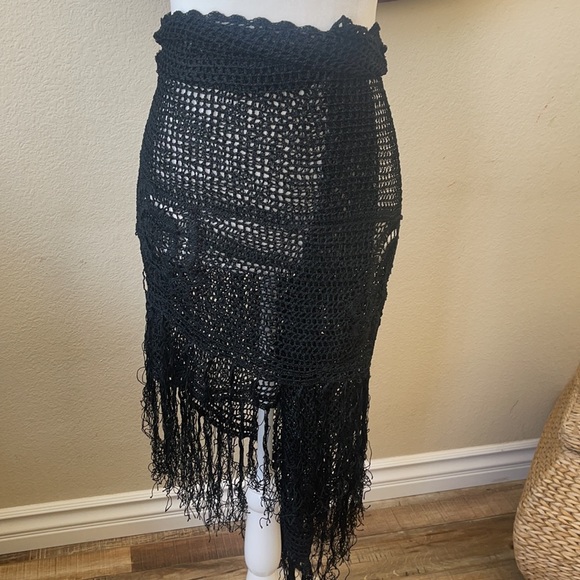 Vintage crocheted /beaded shawl - Picture 2 of 10